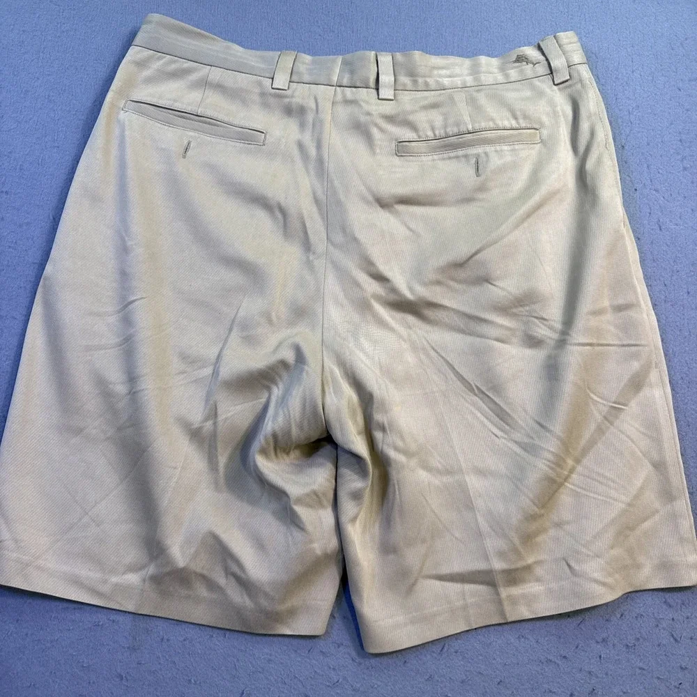 Tommy Bahama Mens 34x10 Silk Blend Shorts Beige STRIPE Flat Front Casual Luxe